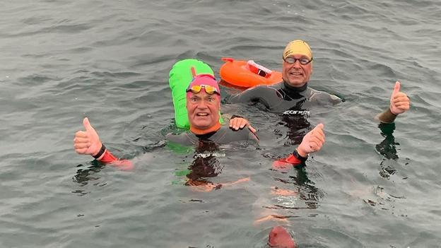 Per Kristensen og Anders Vestergaard svømmede 23. juli fra Frederikshavn Bedding til Vesterø på Læsø som de første nogensinde. <i>Privatfoto</i>