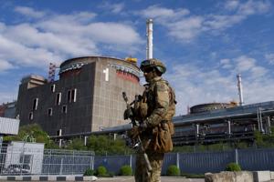 Ansat såret i russisk angreb mod atomkraftværk i Ukraine