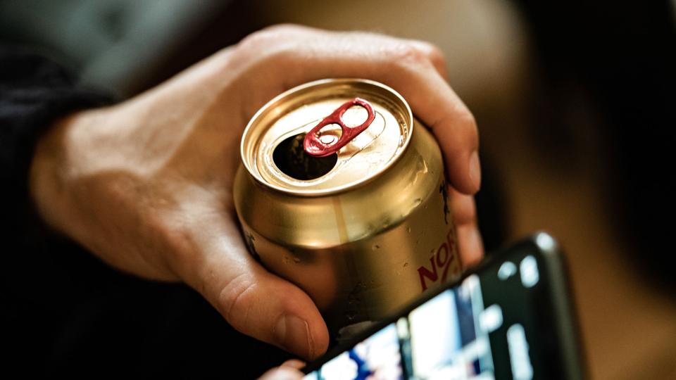 Organisationer er åbne over for forslag om alkoholforbud til skolestart på ungdomsuddannelser. Men forslaget fra Sundhedsstyrelsen kommer for sent, hvis det skal udbredes bredt i år. (Arkivfoto). <i>Emil Helms/Ritzau Scanpix</i>