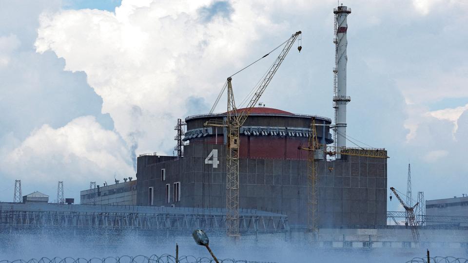 Atomkraftværket i Zaporizjzja er det største af sin slags i Europa. FN frygter en atomkatastrofe ved anlægget. (Arkivfoto). <i>Alexander Ermochenko/Reuters</i>