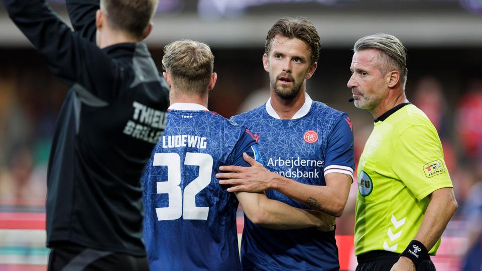 Lucas Andersen blev skiftet ud hos AaB, men efter kampen måtte han igen i aktion. <i>Foto: Henrik Bo</i>