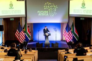 Blinken på besøg i Sydafrika: Vi vil ikke diktere Afrikas valg