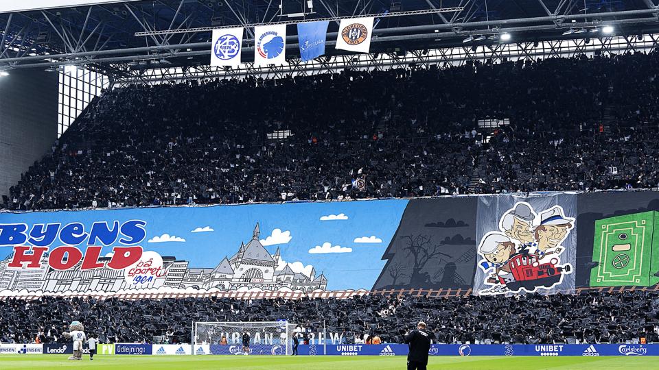 Superligakampen mellem FC København og Brøndby i Parken bød på en kontroversiel tifo, der nu får kritik. <i>Claus Bech/Ritzau Scanpix</i>
