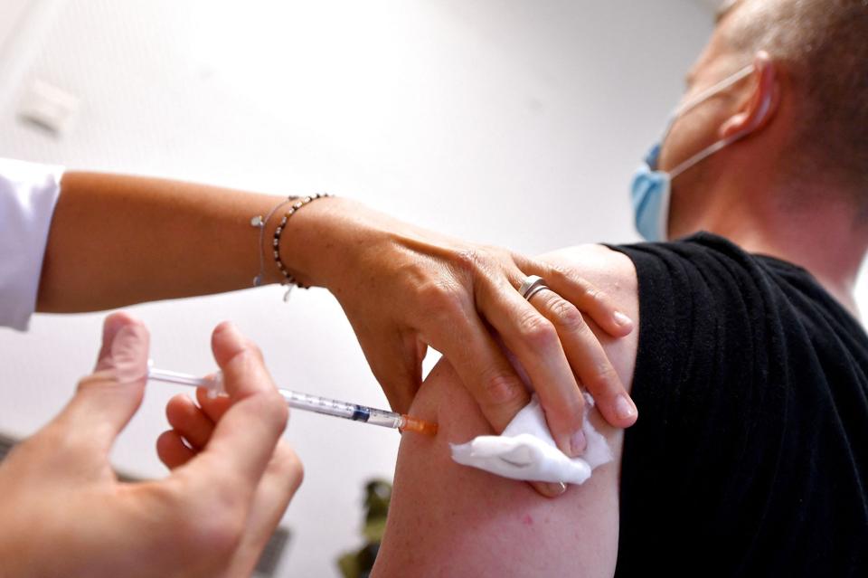 Mænd, der har sex med mænd og har mange skiftende partnere, er i øget risiko for at blive smittet med abekopper - i Nordjylland har 66 personer indtil videre taget imod tilbud om vaccination <i>Arkivfoto: Ritzau Scanpix</i>