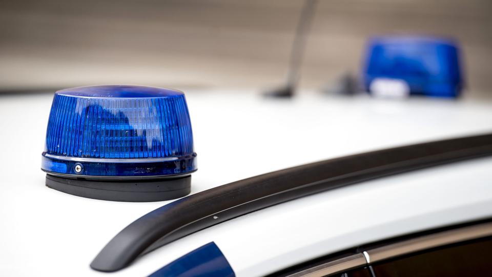 Nordjyllands Politi rykkede onsdag morgen ud til en bilbrand i Lyngby. I forbindelse med slukningsarbejdet blev det konstateret, at der var en afdød person i bilen. (Arkivfoto). <i>Mads Claus Rasmussen/Ritzau Scanpix</i>