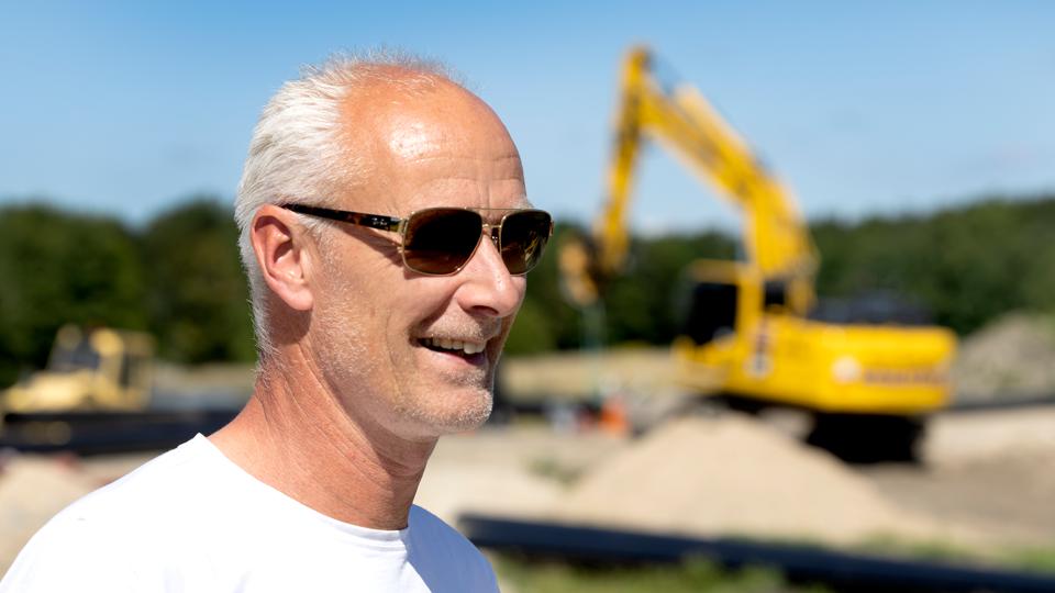 Landmand og politiker Henrik Dalgaard (K) i Vesthimmerland har gjort en del af sin jord til privat erhvervspark. De første tre virksomheder er ved at rykke ind i Aars. <i>Foto: Lars Pauli</i>