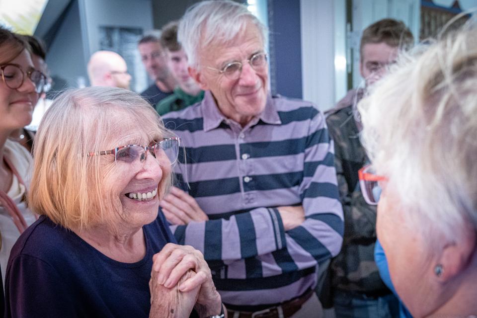De to søskende - 84-årige Katrin W. Oberhausen og 80-årige Peter Fieguth - mistede i 1945 deres dengang fem-årige bror Klaus efter en ulykke i Hjørring. Familien var tyske krigsflygtninge, og historien om deres tab indgår i en udstilling på Vendsyssel Historiske Museum. <i>Foto: Kim Dahl Hansen</i>