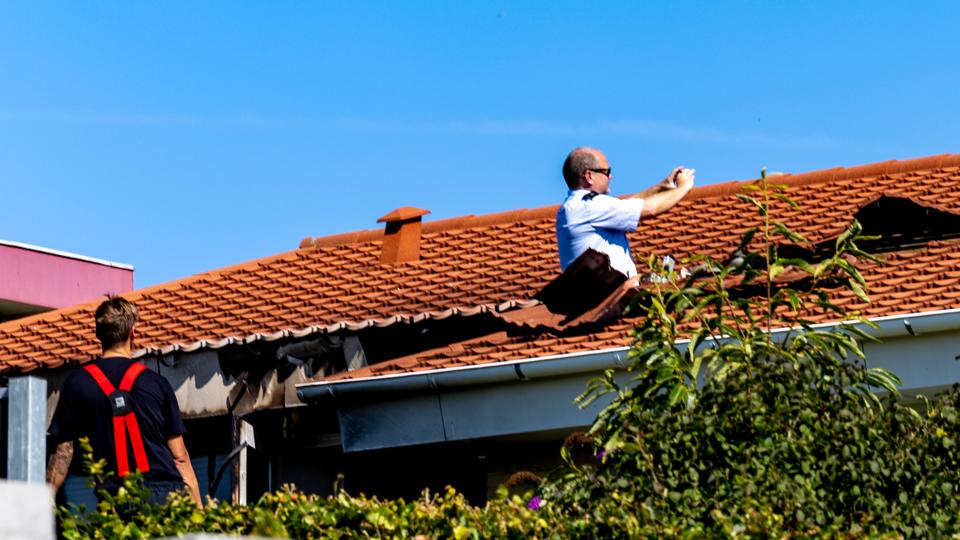 Ilden fra træterrassen var ved at gå i taget på villaen i Gug. <i>Foto: Martél Andersen</i>