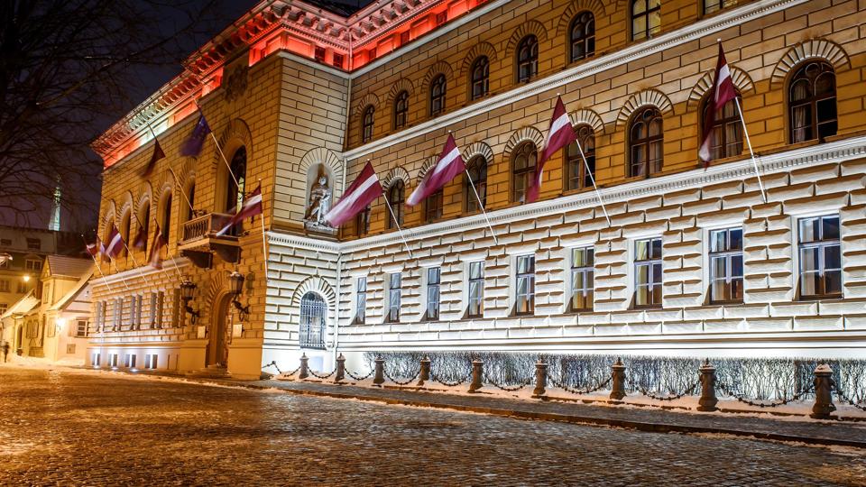Letlands parlament (billedet) har vedtaget en udtalelse, der blandt andet erklærer Rusland skyldig i folkedrab. (Arkivfoto). <i>Gints Ivuskans/Ritzau Scanpix</i>