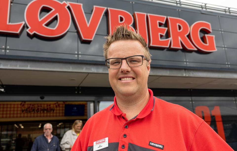 Max Kristensen er nye købmand i Løvbjerg i Brønderslev. <i>Foto: Kim Dahl Hansen</i>