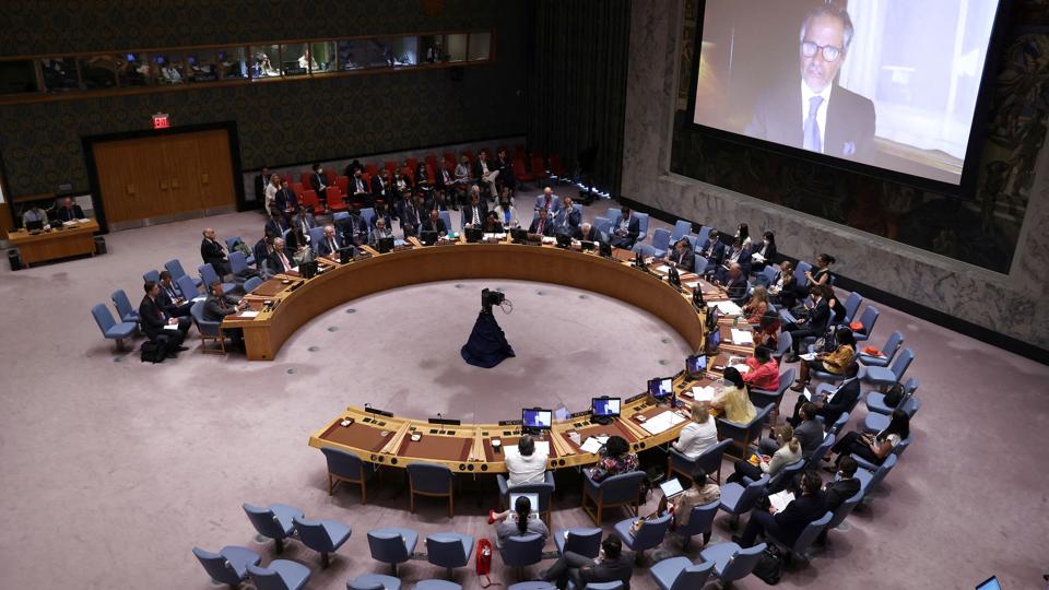 Chef for FN's atomenergiagentur (IAEA) Rafael Grossi talte torsdag via et videolink i FN's Sikkerhedsråd i New York City. <i>Andrew Kelly/Reuters</i>