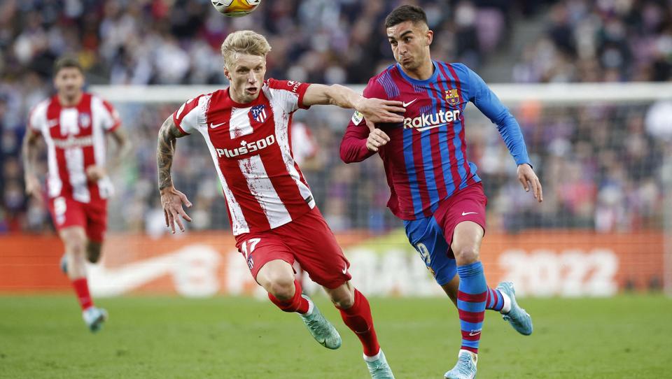 Daniel Wass spillede én kamp i Atlético Madrid. Det var mod FC Barcelona, hvor han pådrog sig en knæskade. <i>Albert Gea/Reuters</i>