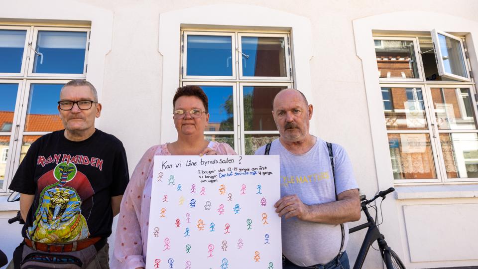 Fra venstre: Balle, Heidi og Poul Anker, der er gået i aktion for at bevare den Blå Sociale Cafe. <i>Foto: Kim Dahl Hansen</i>
