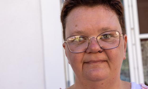 Heidi Vinther Mortensen siger, at hun vil isolere sig i sin lejlighed, hvis hun ikke har mulighed for at komme på cafeen. <i>Foto: Kim Dahl Hansen</i>