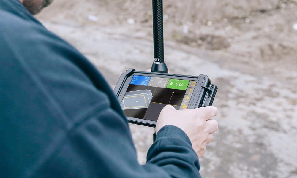 Data fra roveren loades via skyen direkte over i maskinstyringen på gravemaskinen. Data fra roveren loades via skyen direkte over i maskinstyringen på gravemaskinen.