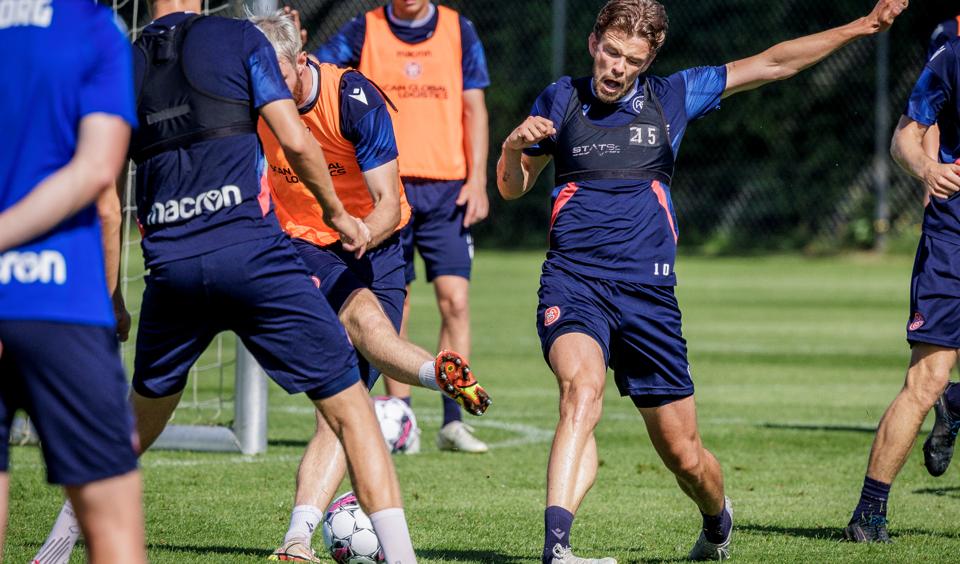 Her er situationen, hvor Lucas Andersen blev ankelskadet op til kampen mod FC Nordsjælland. <i>Arkivfoto: Martin Damgård</i>