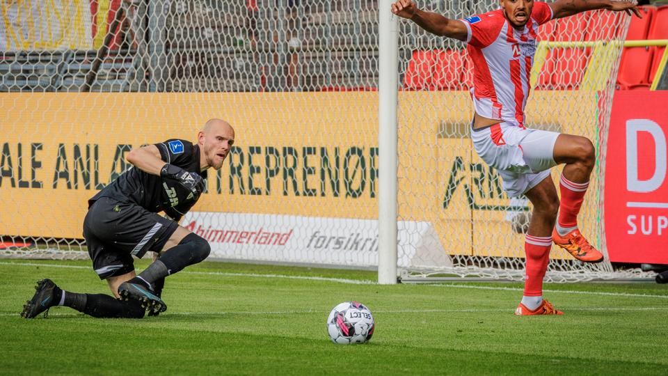 Andreas Hansen var tilbage i Aalborg for første gang siden sit skifte til FC Nordsjælland. <i>Foto: Martin Damgård</i>