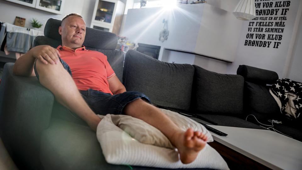 Michael Hille Olsen tilbragte en hel nat sammen med andre ventende patienter på skadestuen. Først næste morgen blev han tilset. <i>Foto: Martin Damgård</i>