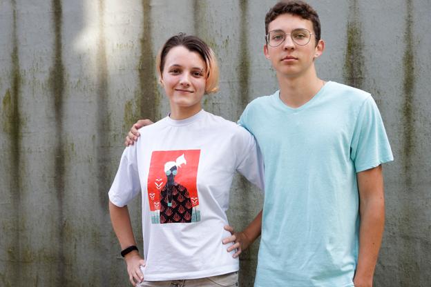 Søskendeparret Liudmyla, 23, og Dmytro, 17, bor på et midlertidigt opholdscenter i bygningerne, der engang rummede Dronninglund Sygehus. <i>Foto: Henrik Bo</i>