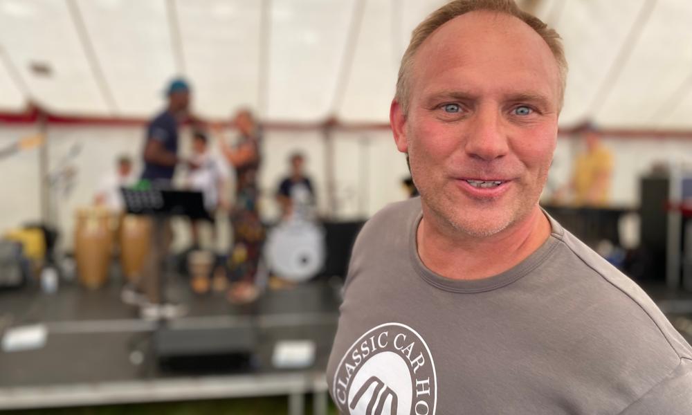 Casper Santin, adm. direktør, Classic Car House. Travl, meget travl mand til Classic Car Festival. Foto: Flemming Haslund Casper Santin, adm. direktør, Classic Car House. Travl, meget travl mand til Classic Car Festival. Foto: Flemming Haslund