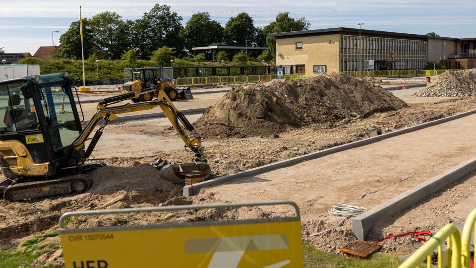 Der foregår for tiden et ret omfattende byggerod på Banegårdspladsen i Brønderslev, hvor flere nye ting er på vej. <i>Foto: Kim Dahl Hansen</i>
