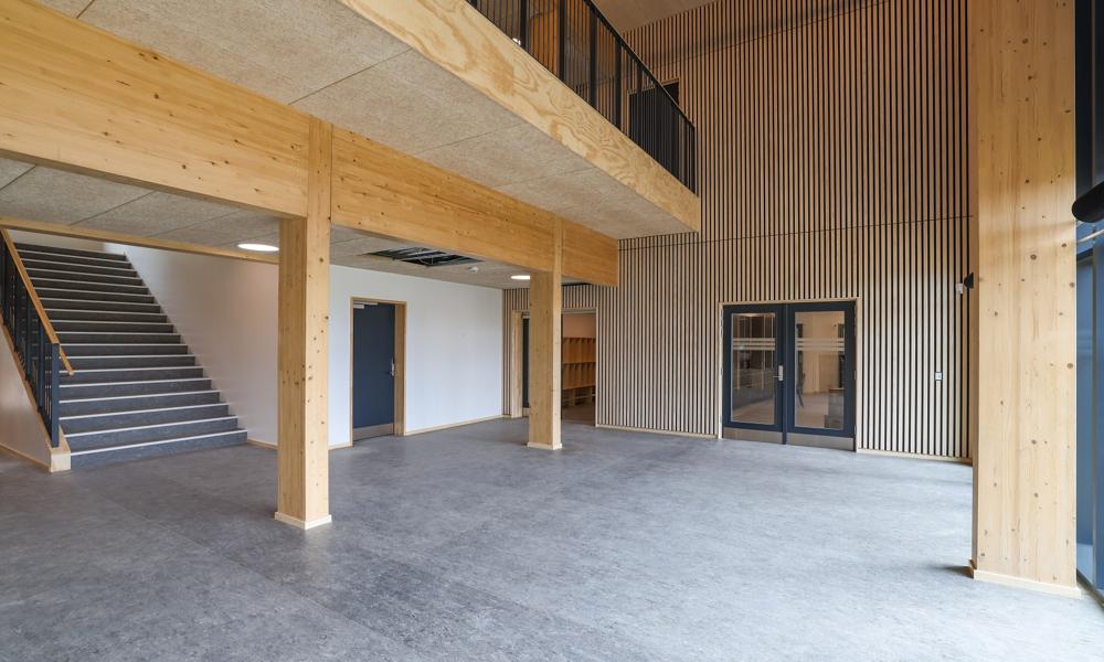 Den nye tilbygning til Frederiksborg Byskole er opført med bærende konstruktioner af CLT-elementer