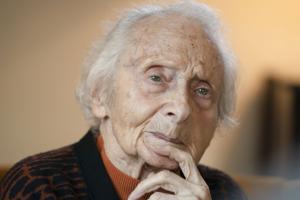 Holocaust-overlever er død i en alder af 98 år