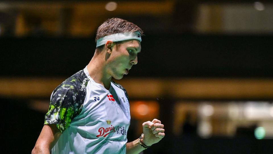 Viktor Axelsen kunne knytte næven under fredagens sejr ved VM i badminton. <i>Kazuhiro Nogi/Ritzau Scanpix</i>