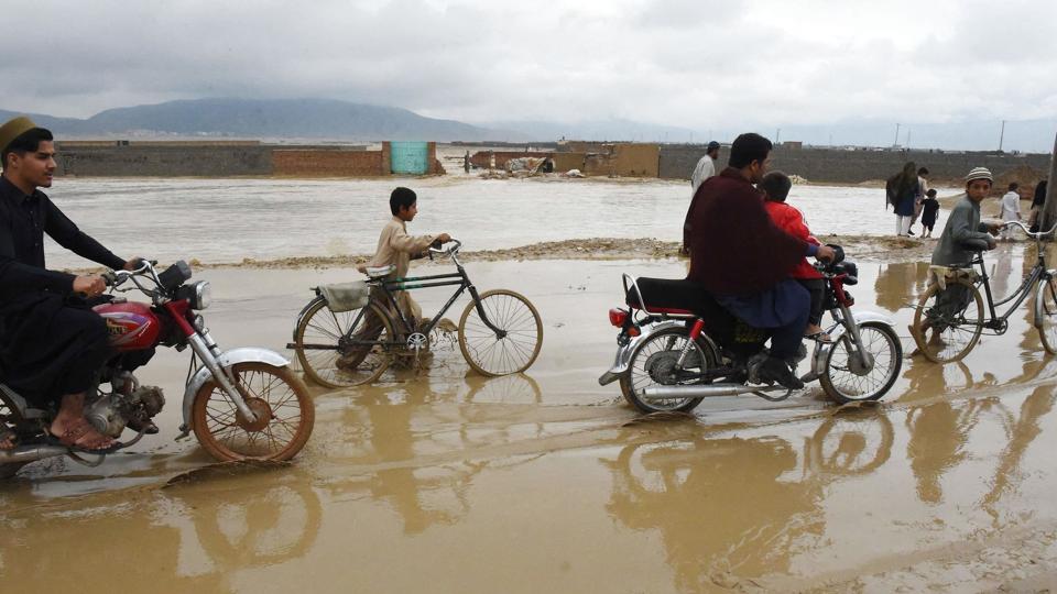 - Jeg har aldrig set så omfattende oversvømmelser forårsaget af regn, siger en landmand i Sukkur i den sydlige Sindh-provins,  Rahim Brohi, som er over 80 år. (Arkivfoto) <i>Banaras Khan/Ritzau Scanpix</i>
