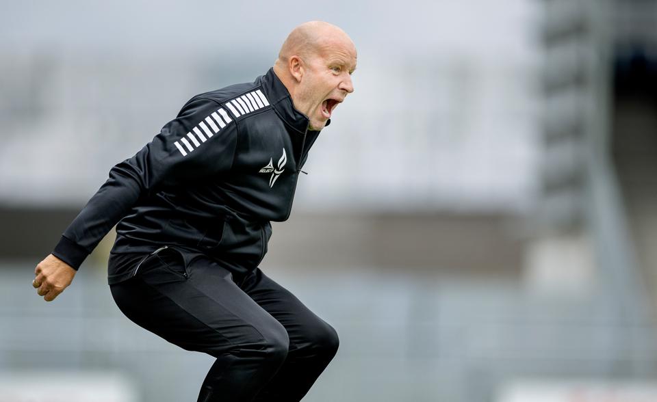 Vendsyssel FF-træner Henrik Pedersen erkender, at man kan komme på den, hvis man får skader i forsvarskæden. <i>Foto: Lars Pauli</i>