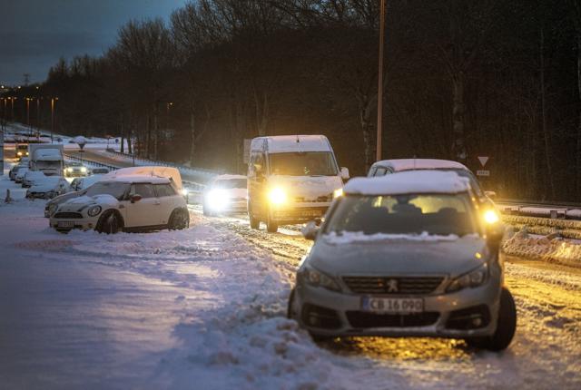 For et år siden ramte en snestorm Nordjylland og skabte voldsomme problemer i trafikken. Nu kommer sneen igen.