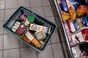 Færre butikker venter højere priser på fødevarer