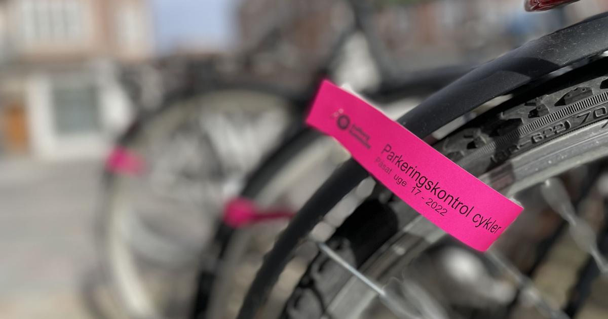 Har du set? er der pink papirstrimler på mange i byen | Aalborg:nu