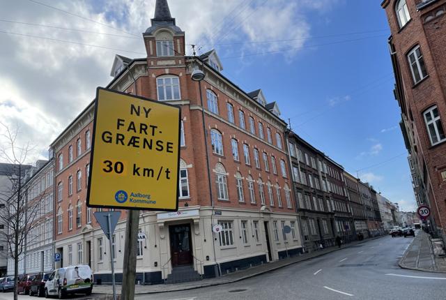 Der har tidligere været problemer med at overholde den nye fartgrænse på Danmarksgade, men de er tilsyneladende ovre nu. Foto: Line Ettinger Julsgaard