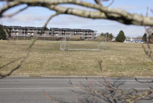 Aalborg Kommune har set på kommunens arealer og er faldet over en 6200 kvadratmeter grøn plet, der nu skal sælges og omdannes til boliger. Foto: Bente Poder