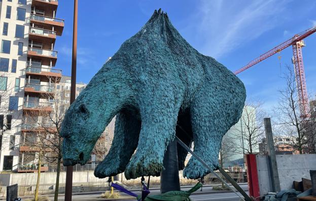 Jens Galschiøts kobberskulptur foran Musikken Hus i Aalborg. <i>Foto: Line Ettinger Julsgaard</i>