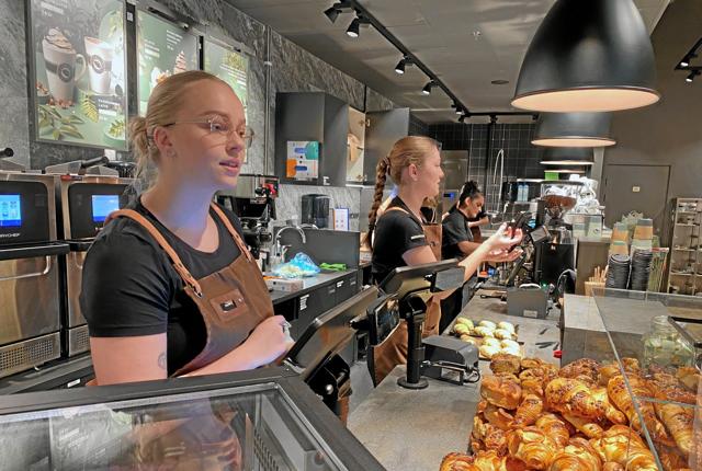 Så gik starten - Espresso House er åbnet i Metropol i Hjørring. Foto: Birgit Eriksen