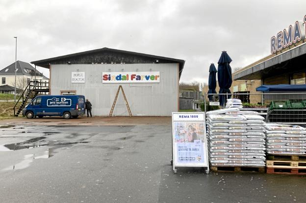 I morgen tirsdag den 4. januar åbner et nyt kviktest center i Sindal i den tidligere data- og farveforretning Vestergade 11 tæt på Rema 1000. Foto: Niels Helver