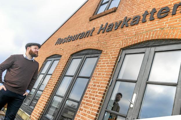 Den nye køkkenchef og daglige leder ser frem til at komme i gang med arbejdet. - Havkatten skal fortsat være et sted for alle, siger han. Foto: Allan Mortensen Allan Mortensen