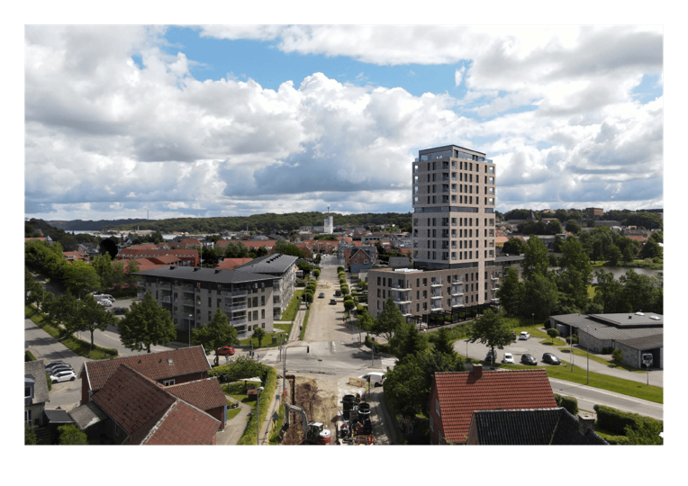 Sådan kan et nyt boligbyggeri i 15 etager på Klochhusgrunden, Jernbanegade 15 i Hobro, komme til at se ud. Hvad synes byen om det? <i>Visualisering udført af arkitektfirmaet Bjørk og Maigaard</i>