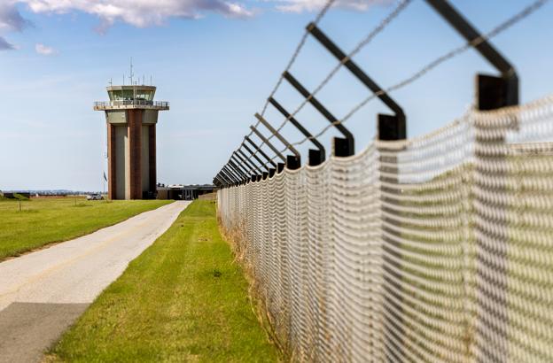 Kontroltårnet i Aalborg Lufthavn opdager flere ulovlige droner i sikkerhedszonen. <i>Foto: Lars Pauli</i>