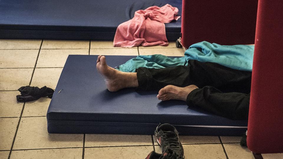 En ny kortlægning af borgere i hjemløshed fra 2022, som Vive foretager hvert andet år, viser, at 5789 personer i Danmark bor på gaden, på herberger eller overnatter på venners sofaer. For tre år siden var tallet 6431 personer. Dermed er antallet af personer, der lever i hjemløshed, faldet ti procent de seneste tre år. (Arkivfoto). <i>Linda Kastrup/Ritzau Scanpix</i>
