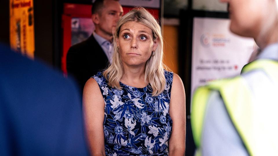 Transportminister Trine Bramsen understreger, at regeringen hele tiden har stået bag den kollektive trafik, og at løsningen for de nødlidende busruter skal ske i et samarbejde, og ikke kun med en økonomisk pille fra staten. (Arkivfoto). <i>Emil Helms/Ritzau Scanpix</i>