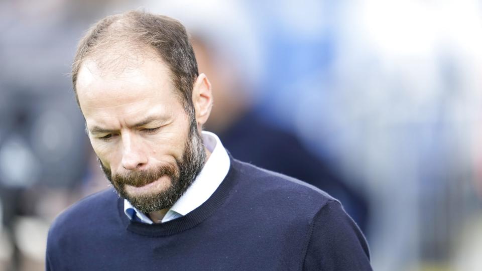 OB-træner Andreas Alm var skuffet over søndagens nederlag til Viborg FF. <i>Frank Cilius/Ritzau Scanpix</i>