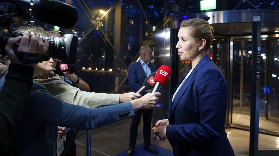 Statsminister Mette Frederiksen (S) er udfordret af to statsministerkandidater fra blå blok. <i>Keld Navntoft/Ritzau Scanpix</i>