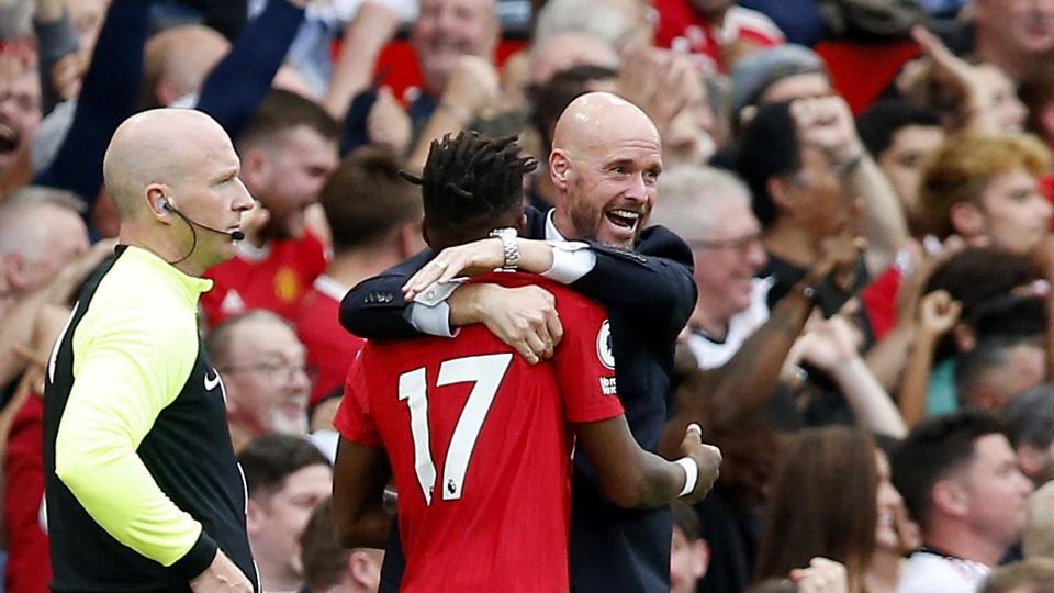 Manager Erik ten Hag fejrer Manchester United 3-1-sejr over Arsenal på Old Trafford. <i>Craig Brough/Reuters</i>