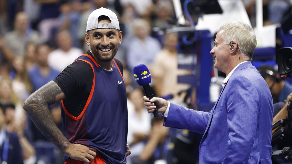 Efter sin sejr over Daniil Medvedev i ottendedelsfinalen ved US Open gav Nick Kyrgios et interview på banen på Arthur Ashe Stadium. <i>Sarah Stier/Ritzau Scanpix</i>