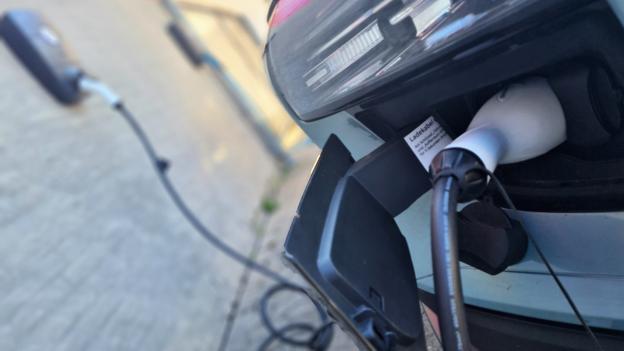 Nordelektro har fire ladeudtag med en max-effekt på 22 kilowatt i timen. <i>Foto: Jakob Kanne Bjerregaard</i>