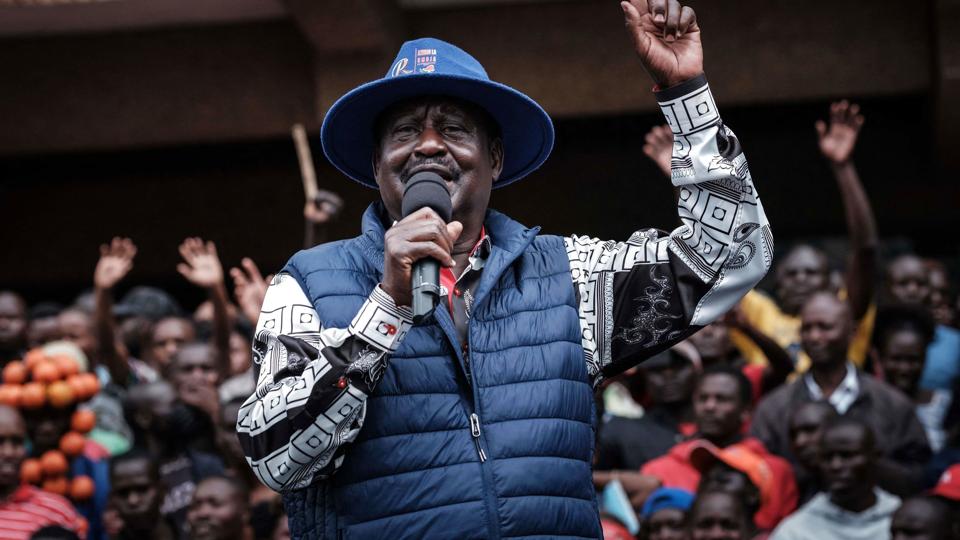 Det var efter bogen, da Raila Odinga i begyndelsen af august tabte kampen om præsidentposten i Kenya til rivalen Wlliam Ruto. Det har landets højesteret nu afgjort. Odinga siger, at han er uenig i afgørelsen, men at han vil respektere den. <i>Yasuyoshi Chiba/Ritzau Scanpix</i>