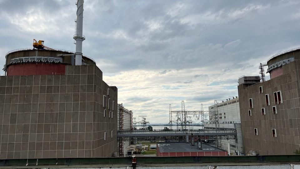 Atomkraftværket blev i marts overtaget af russiske styrker. Begge parter i krigen har siden da beskyldt hinanden for angreb nær værket. (Arkivfoto). <i>Iaea/Reuters</i>
